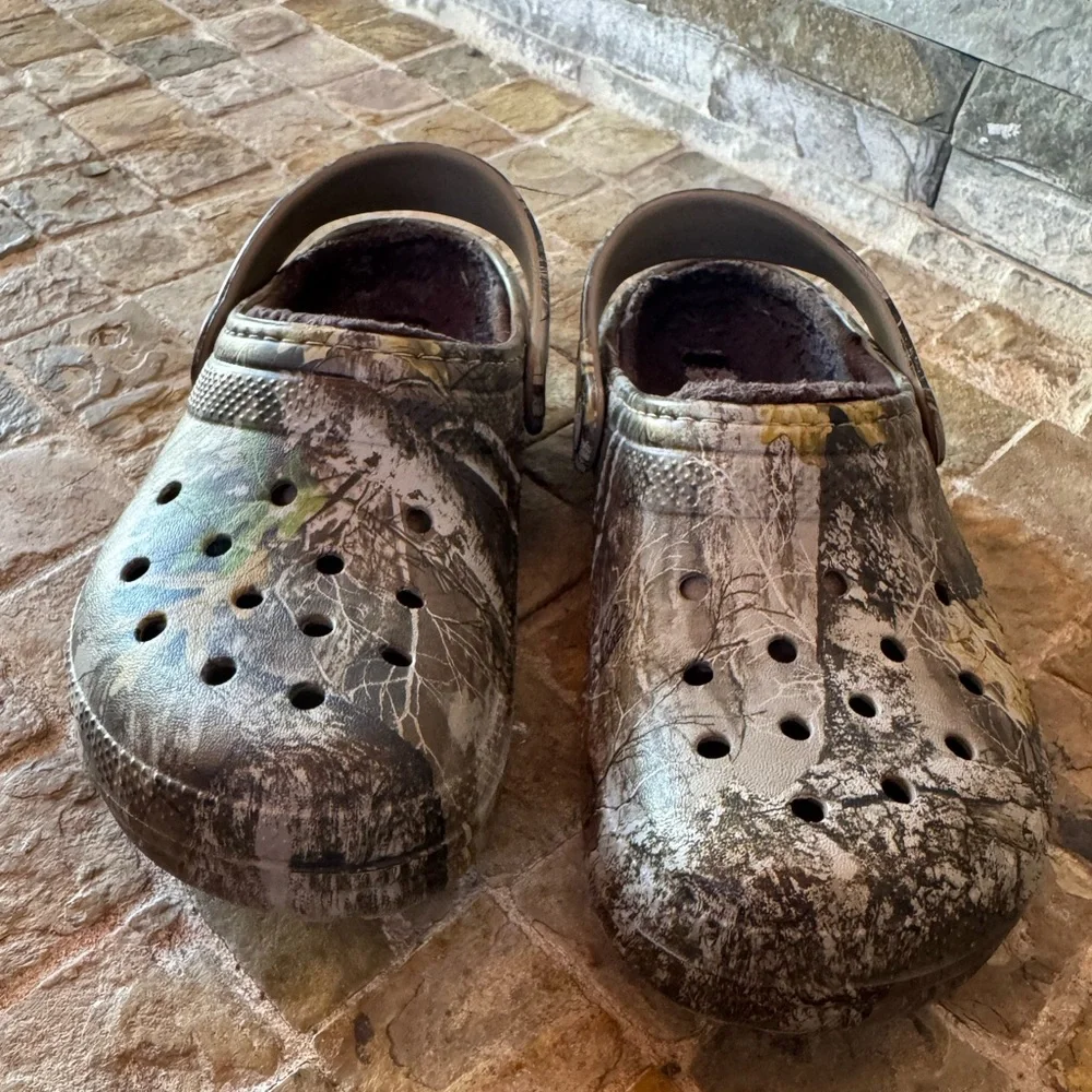 Fluffy crocs Camo Clogs